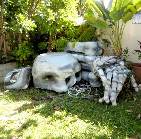 A large skeleton in Deadeye's 
     front yard